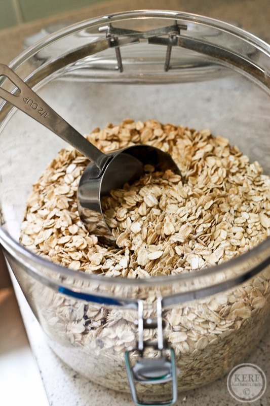 Foodblog-0276 canister of oats