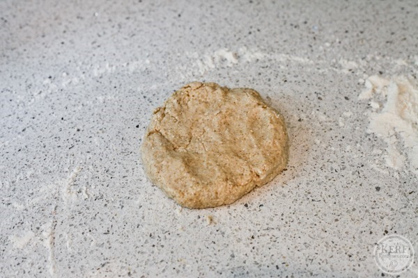 Foodblog-0295 dough circle on countertop
