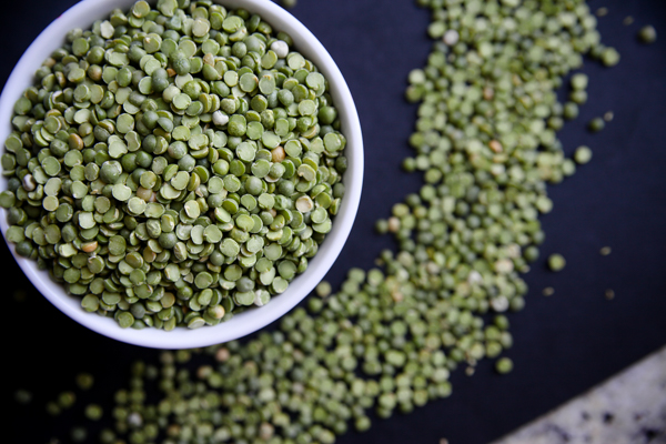 cup of dried split peas for pea soup recipe