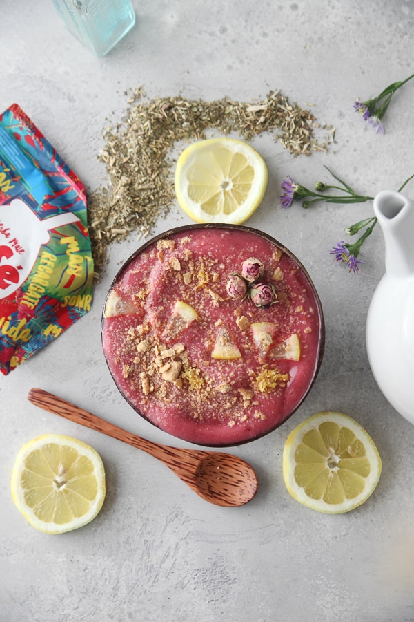 raspberry lemon smoothie bowl