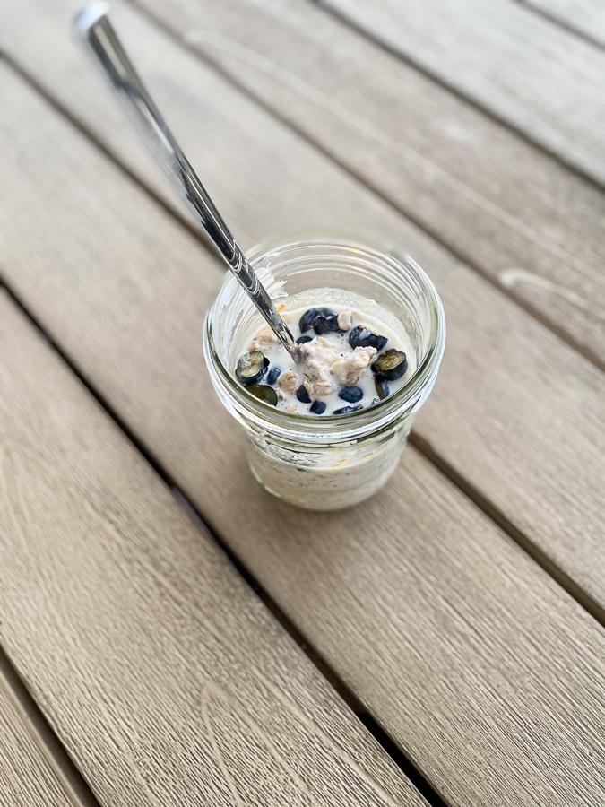 Blueberry overnight oats
