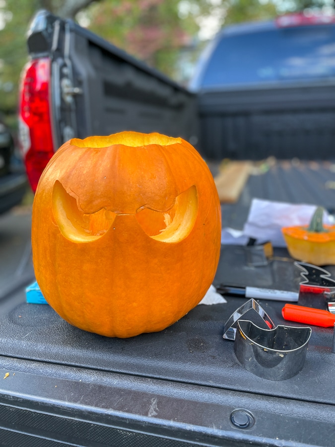 Carving pumpkins | The Inn At Stinson Vineyards + Bday recap