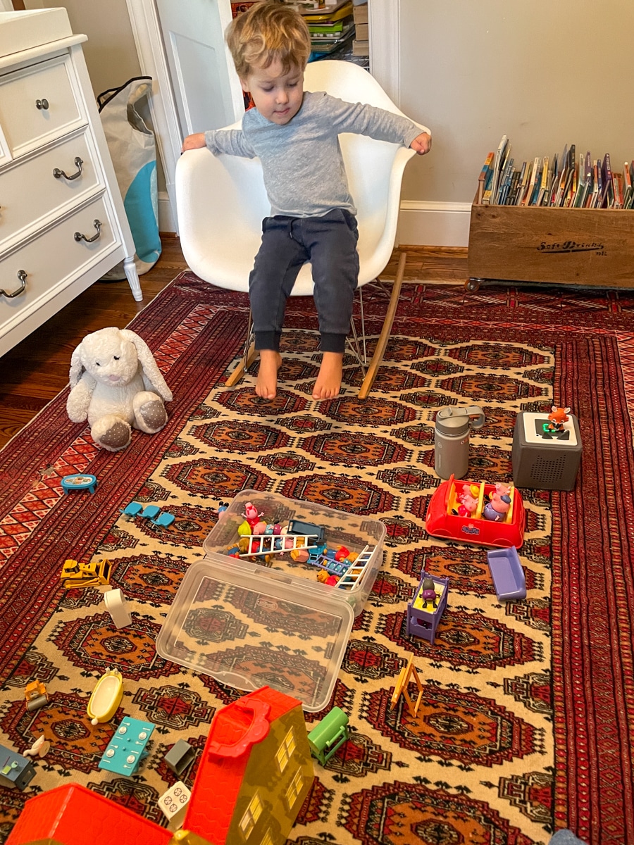 kids playing in the room