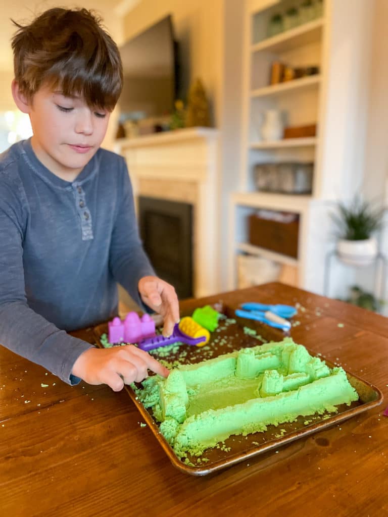 kinetic sand Playing with kinetic sand - Winter Break Fun