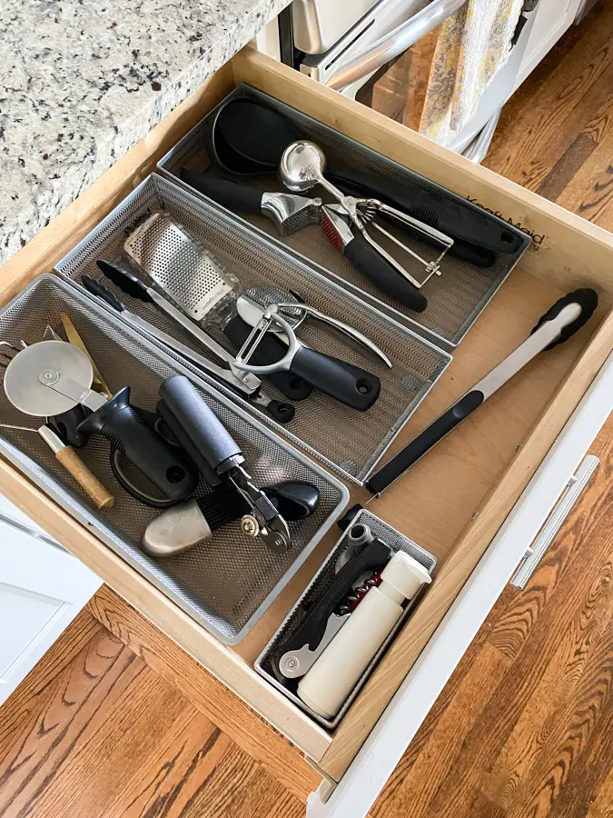 organized kitchen drawer