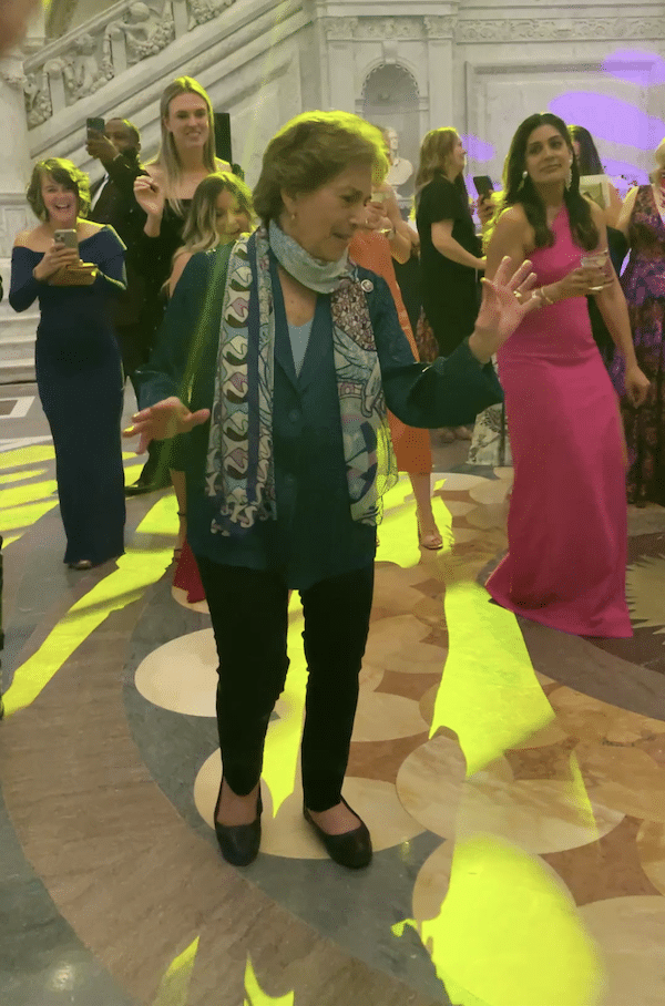 Jan Schakowsky dancing Jan Schakowsky dancing