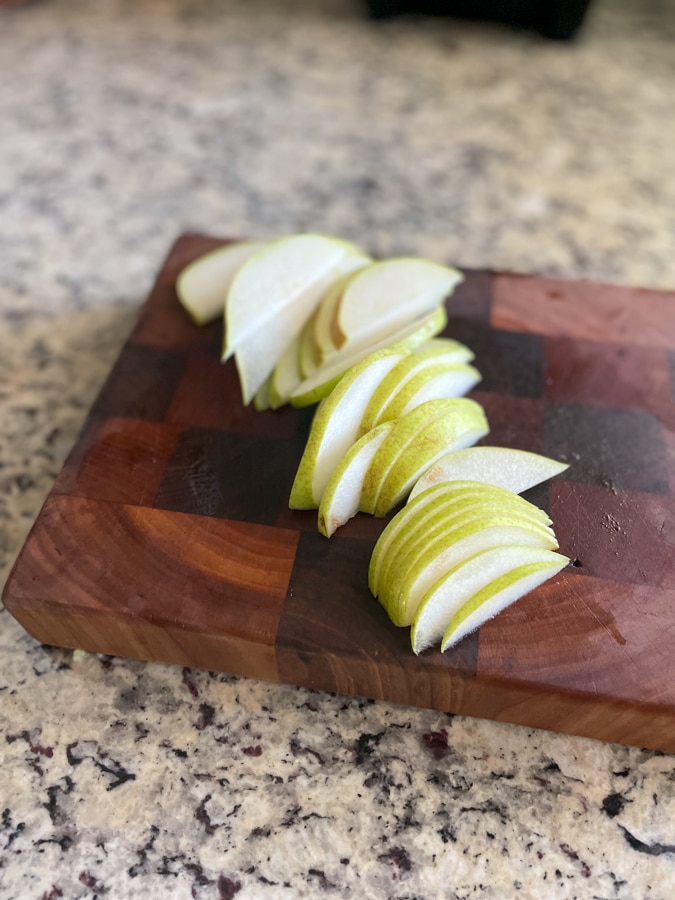 sliced pears