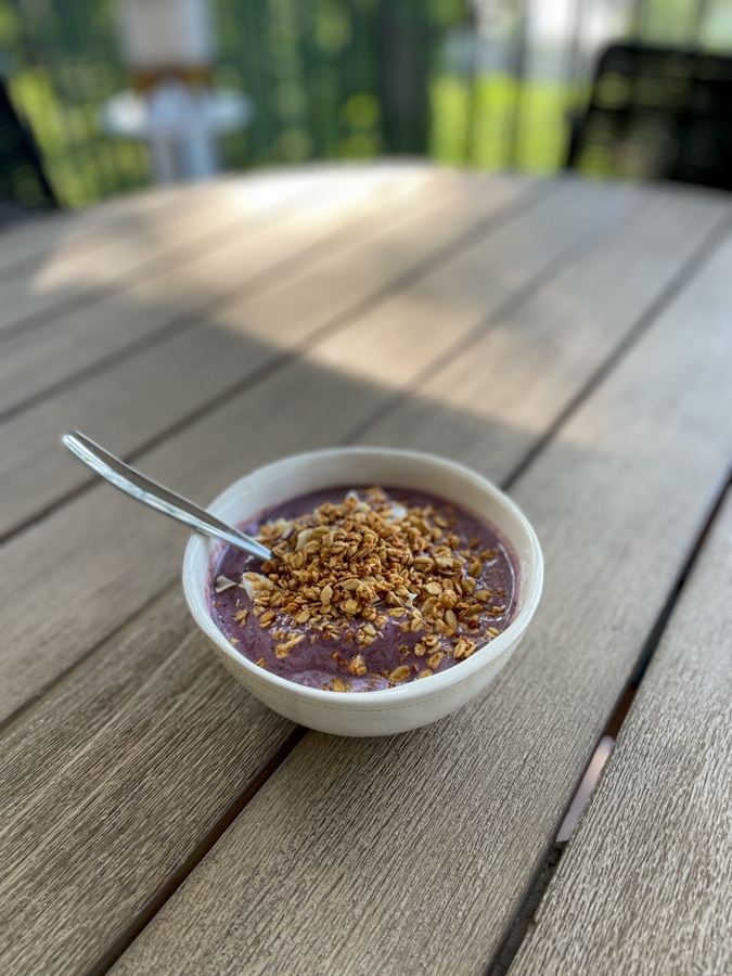 Frozen Berry Smoothie Bowl Frozen Berry Smoothie Bowl