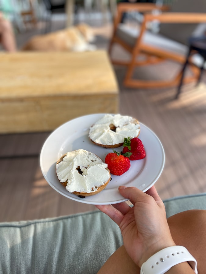 bagels breakfast