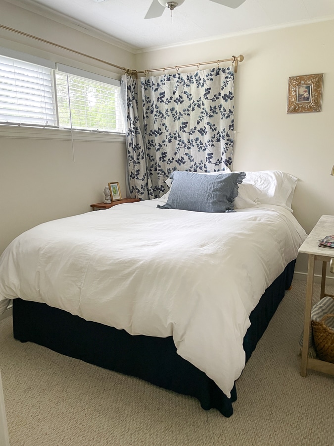 Virginia airbnb bed