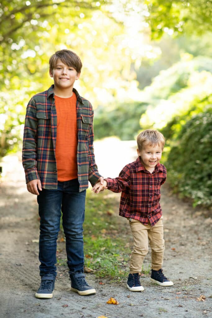 brothers holding hands brothers holding hands