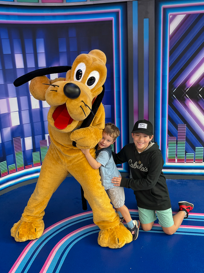 Meeting Pluto Meeting Pluto | Disney Trip: Hollywood Studios