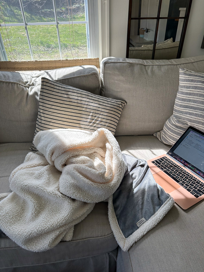 working in the couch working in the couch | news flash life updates
