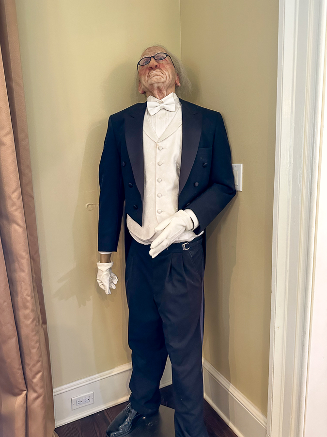 Butler statue at The Inn at Willow Grove
