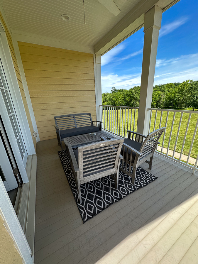 The Inn at Willow Grove Creekside Cottages patio