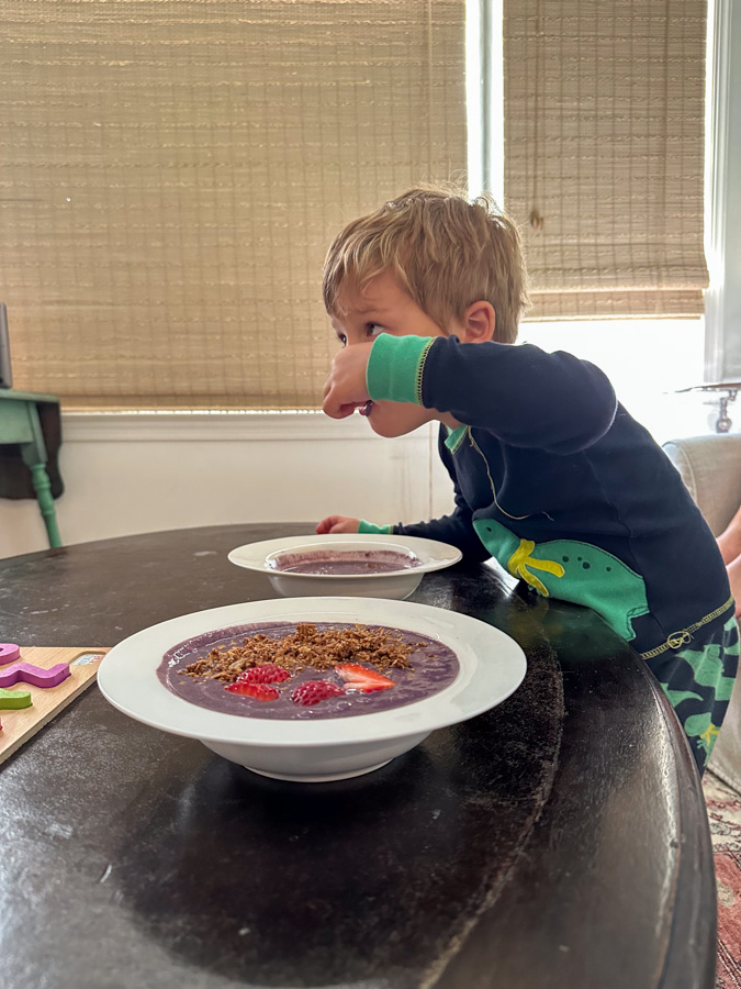 smoothie bowl with son smoothie bowl with son