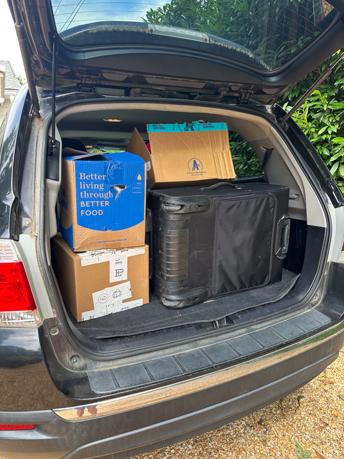 packing things in car packing things in car