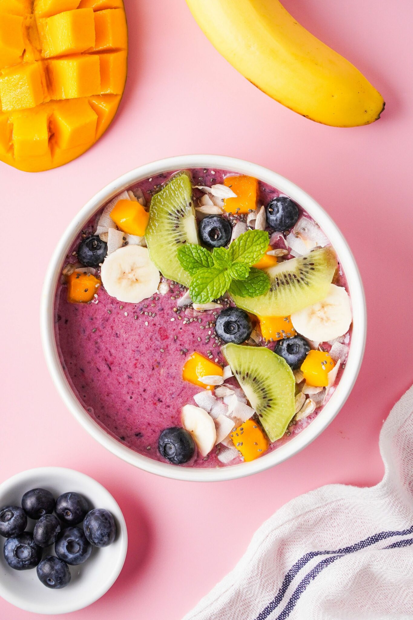 How To Make An Acai Bowl How To Make An Acai Bowl | overhead shot of acai bowl