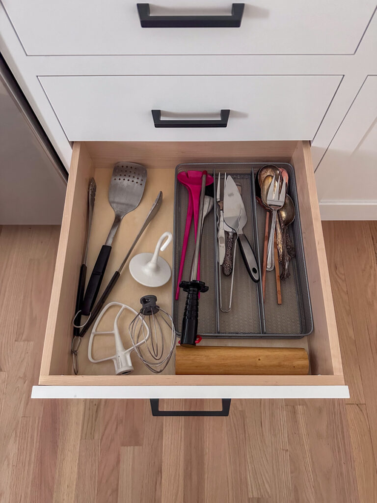 Serving + Baking Drawer Serving + Baking Drawer