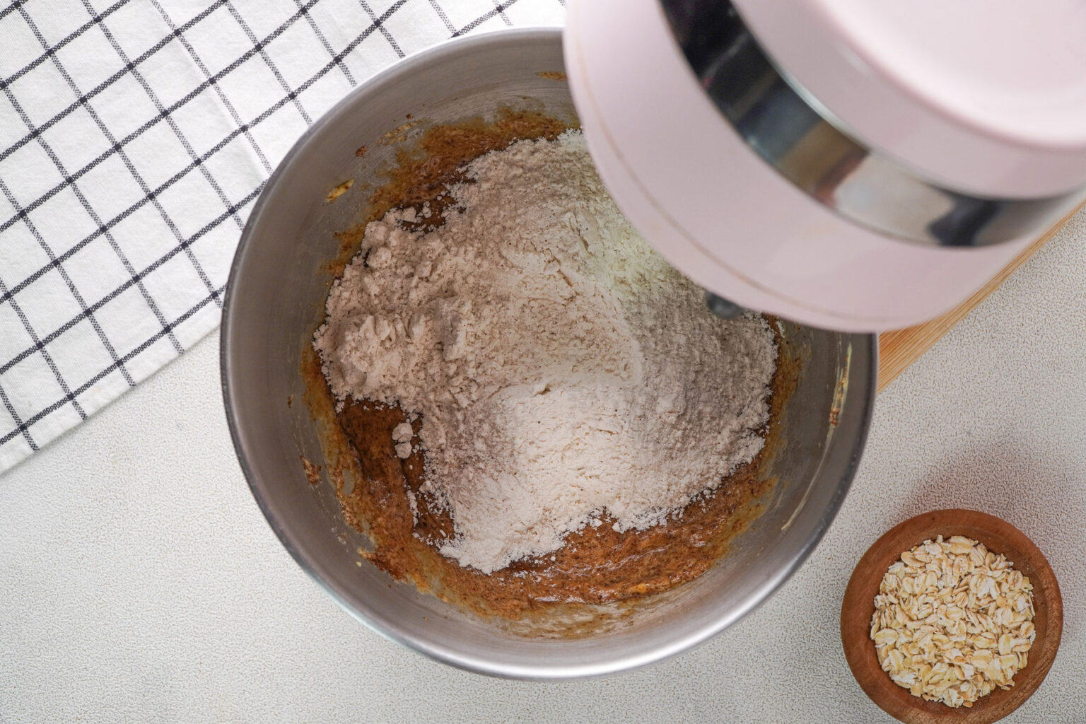 add dry ingredients to wet ingredient mixture gradually add dry ingredients to wet ingredient mixture