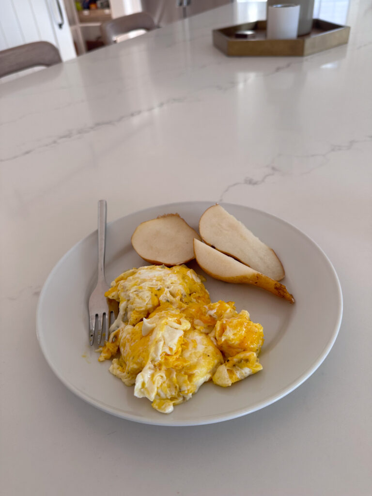 Eggs and pears Eggs + pears
