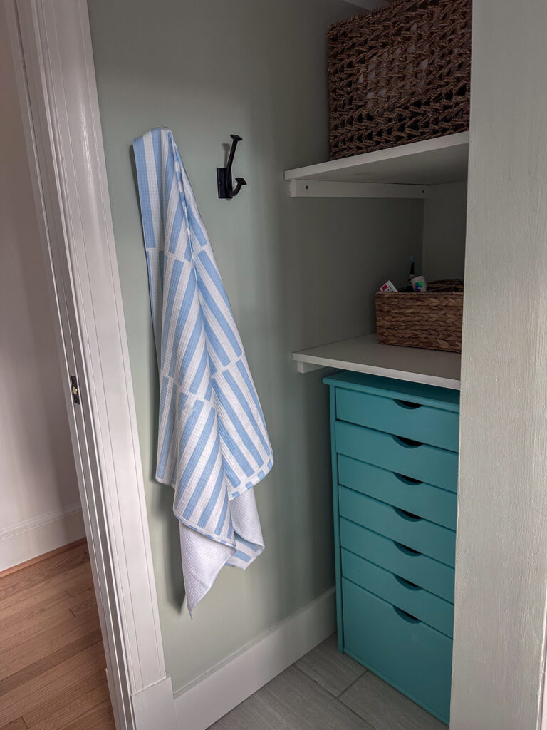 Geometry Bath Towel hanging Geometry Bath Towel hanging