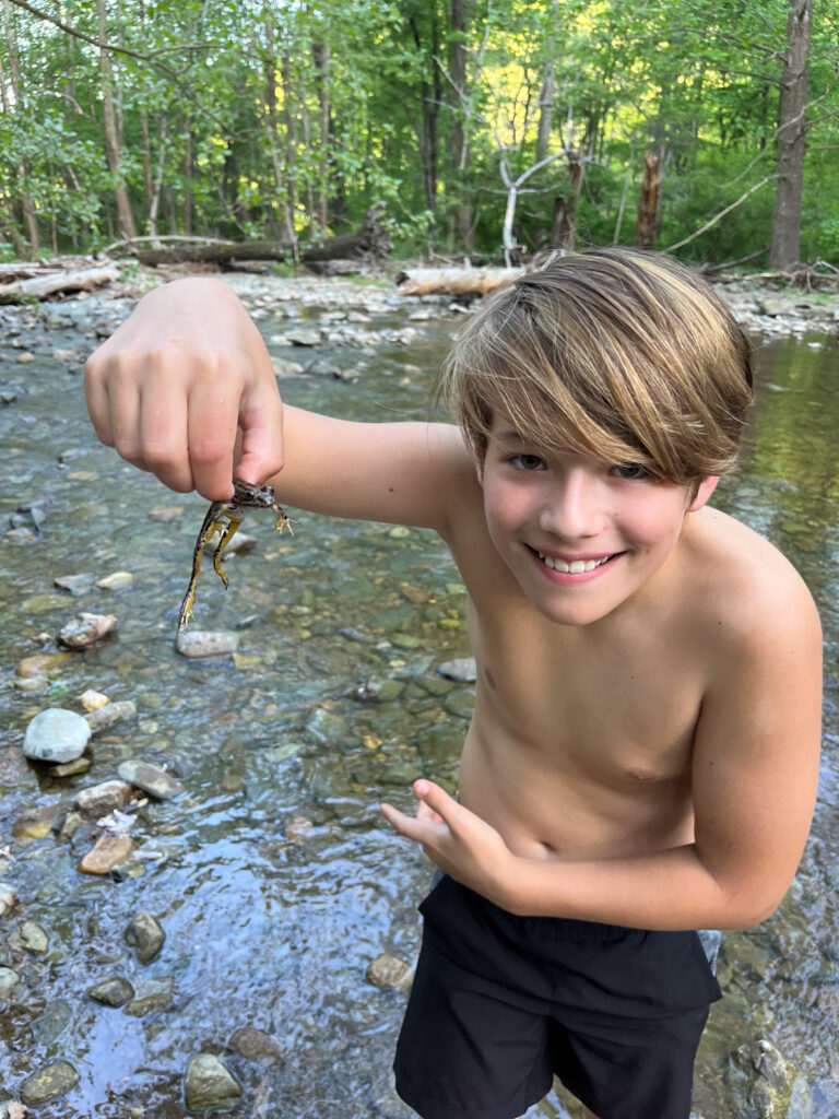 Mazen Sugar Hollow Mazen Sugar Hollow | Family Spring Frolicking