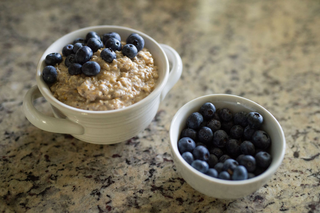 Creamy Oatmeal with blueberries How To Make Creamy Oatmeal