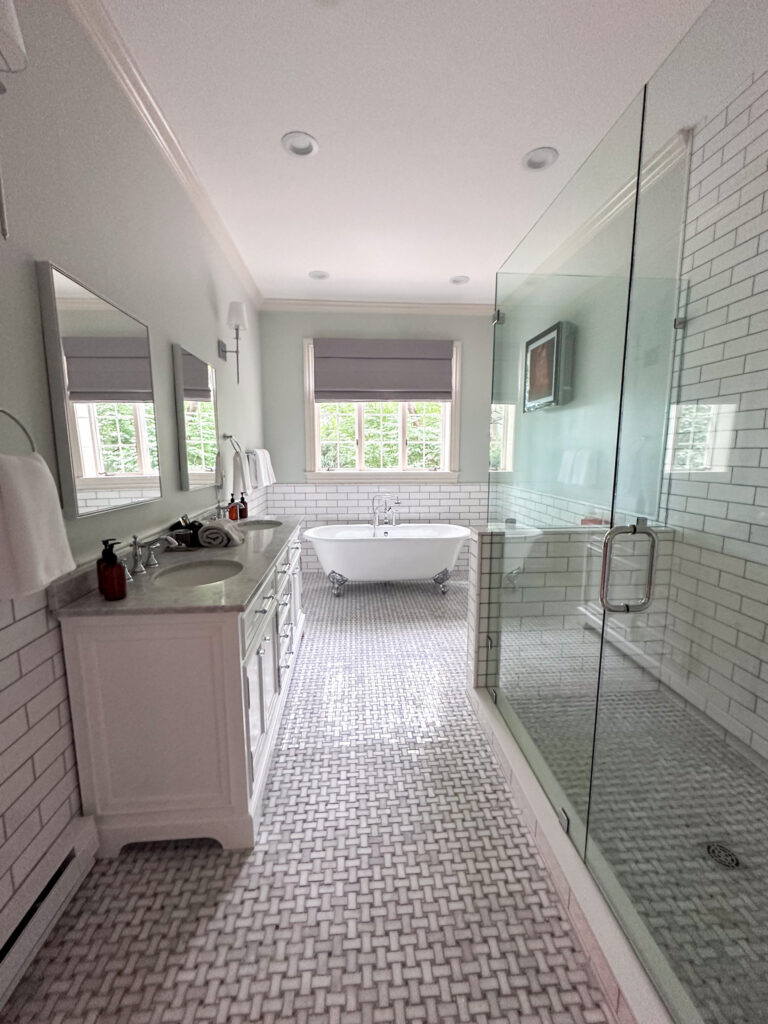 Queen Anne Suite bath