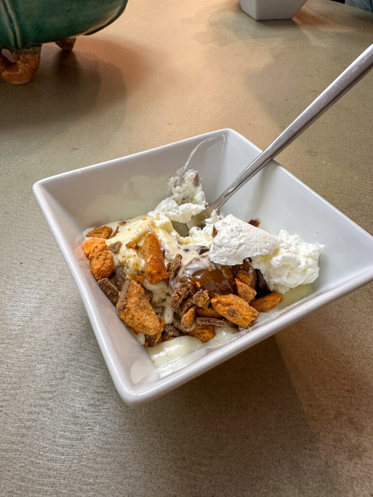 ice cream sundaes ice cream sundaes