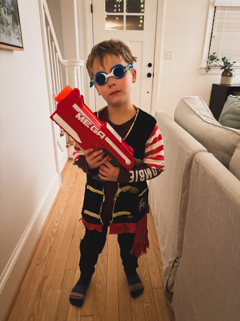 Birch toy gun Birch toy gun