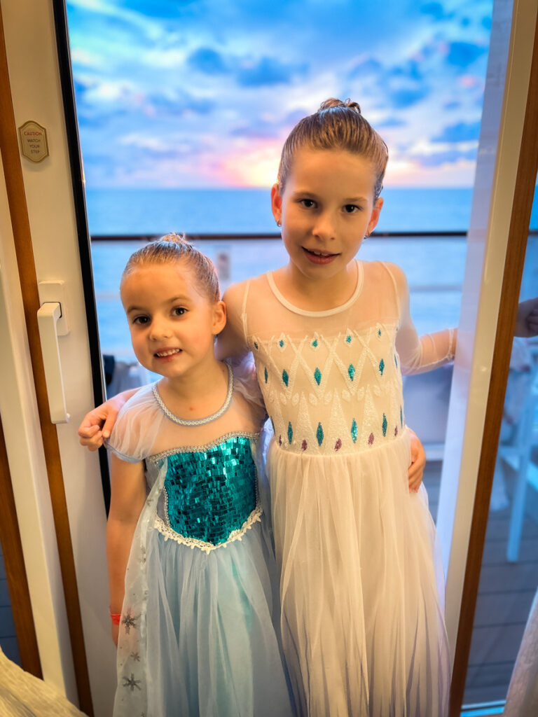 Arendelle dining room Arendelle dining room