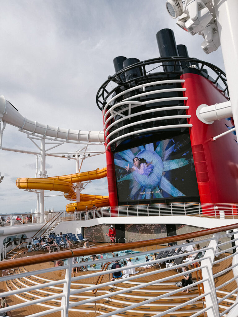 Disney Wish pool Disney Cruise On The Disney Wish