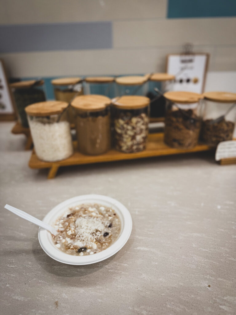 Oatmeal with cottage cheese Oatmeal with cottage cheese and coconut