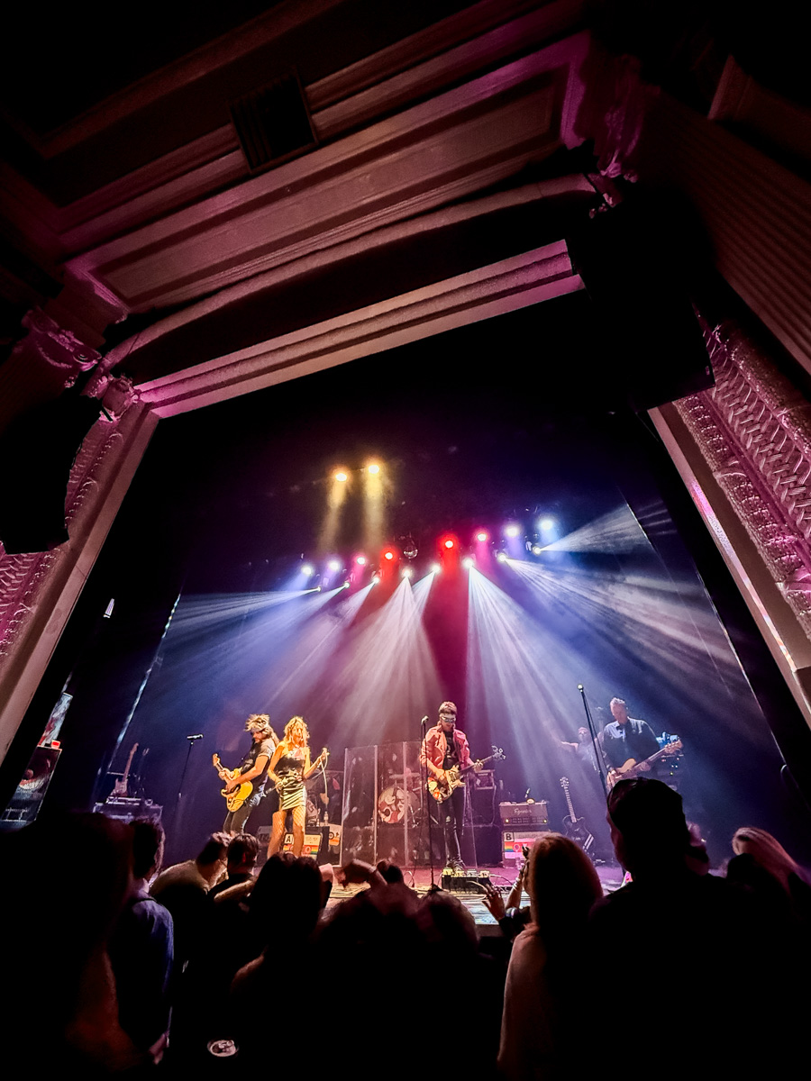 Legwarmers concert