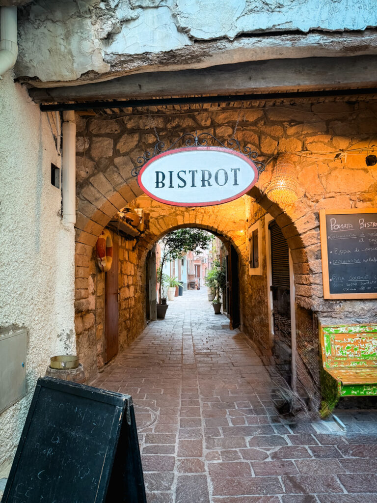 Pomata Bistro Pomata Bistro