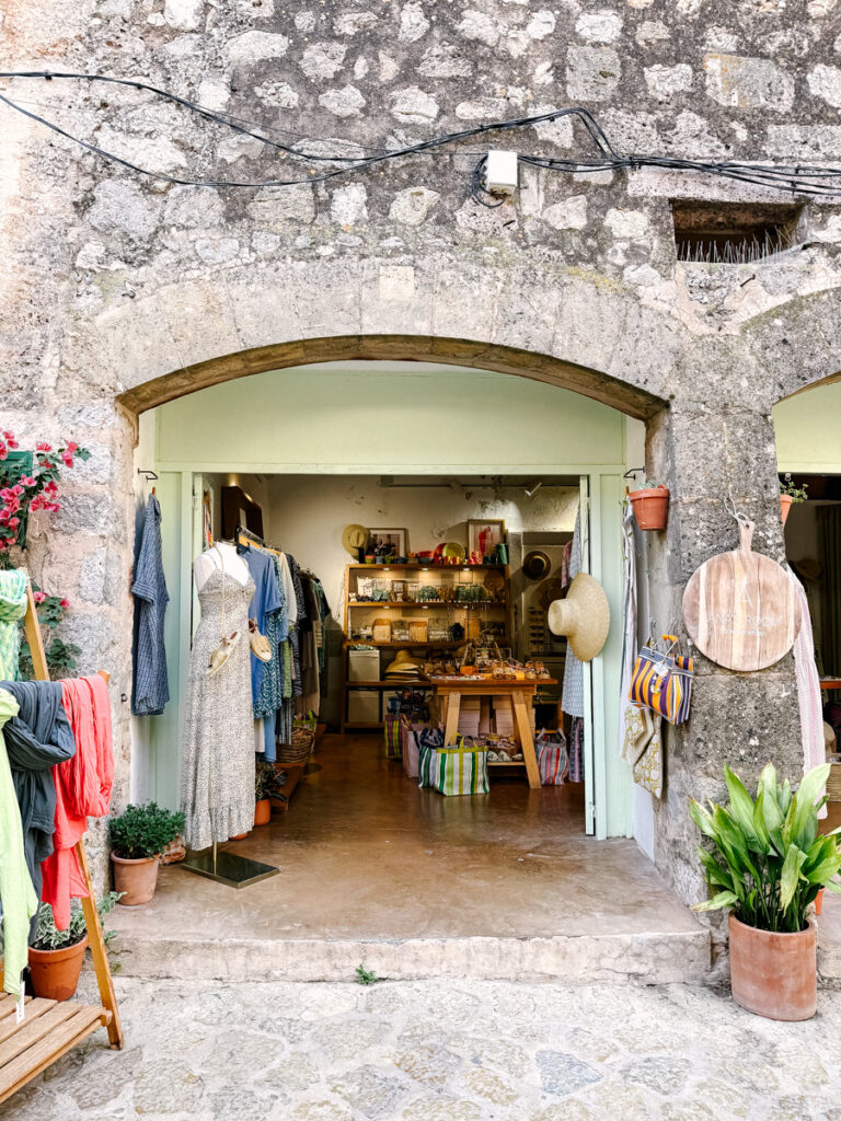 celda de frederic chopin shops Mallorca Spain