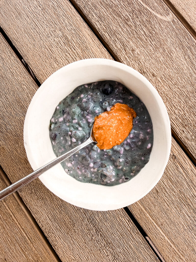 Blueberries Oatmeal Blueberries / Oatmeal / Cottage Cheese / PB